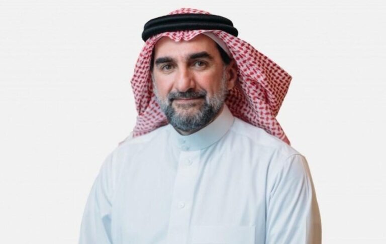 السعودي ياسر الرميان محافظ صندوق الاستثمارات العامة السيرة الذاتية