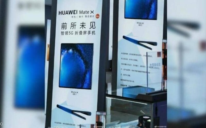 صورة ترويجية لأول هاتف قابل للطي للشركة الصينية هواوي