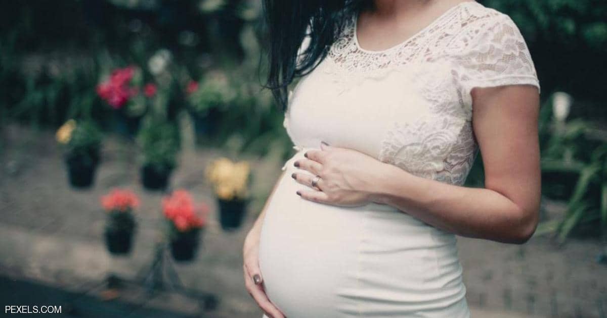 الإجهاض وانتحار النساء والرجال.. دراسة تكشف نتائج صادمة