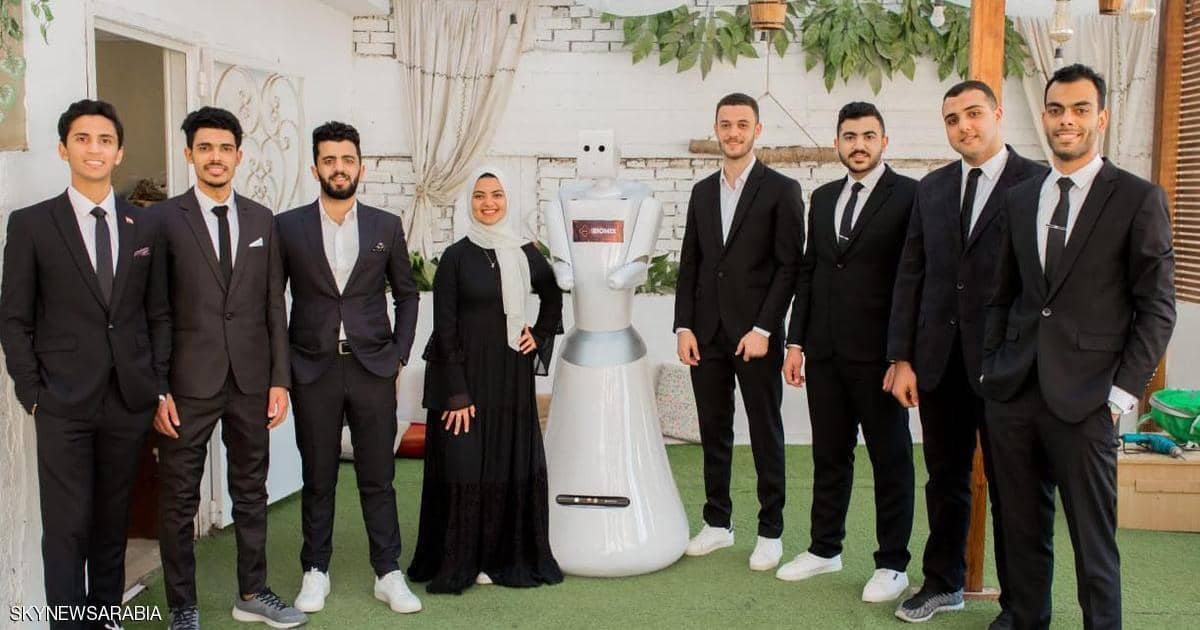 طلاب مصريون يبتكرون روبوتا قادرا على كشف الأمراض