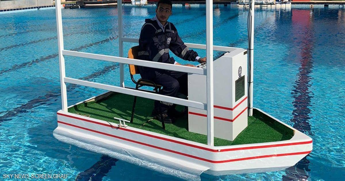 طلاب مصريون يخترعون قاربا صديقا للبيئة يمكن التحكم به عن بعد