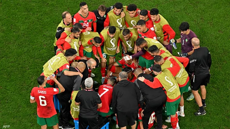عدد لاعبو منتخب المغرب المحترفون في أوروبا وأنديتهم