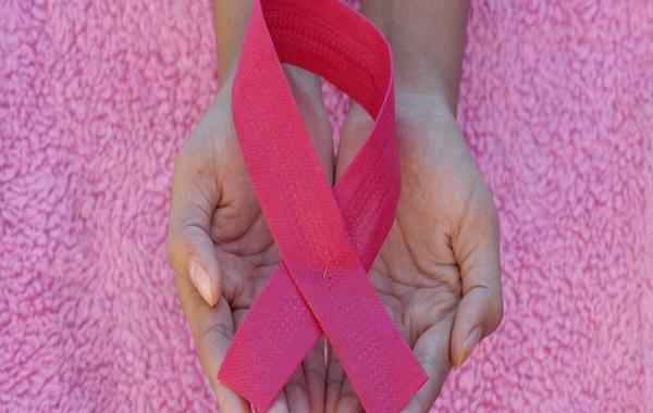 الصحة السعودية توضح حقيقة تأثير نفسية المرأة على إصابتها بسرطان الثدي
