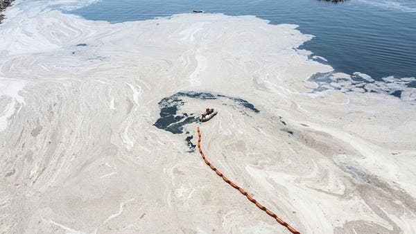 “صمغ البحر” الآفة التي تلوث أهم البحار في تركيا تتسع