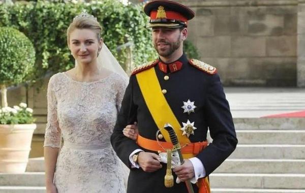 دوق لوكسمبورغ الأكبر غيوم يحتفل بذكرى زواجه التاسعة من الأميرة ستيفاني دي لانوي