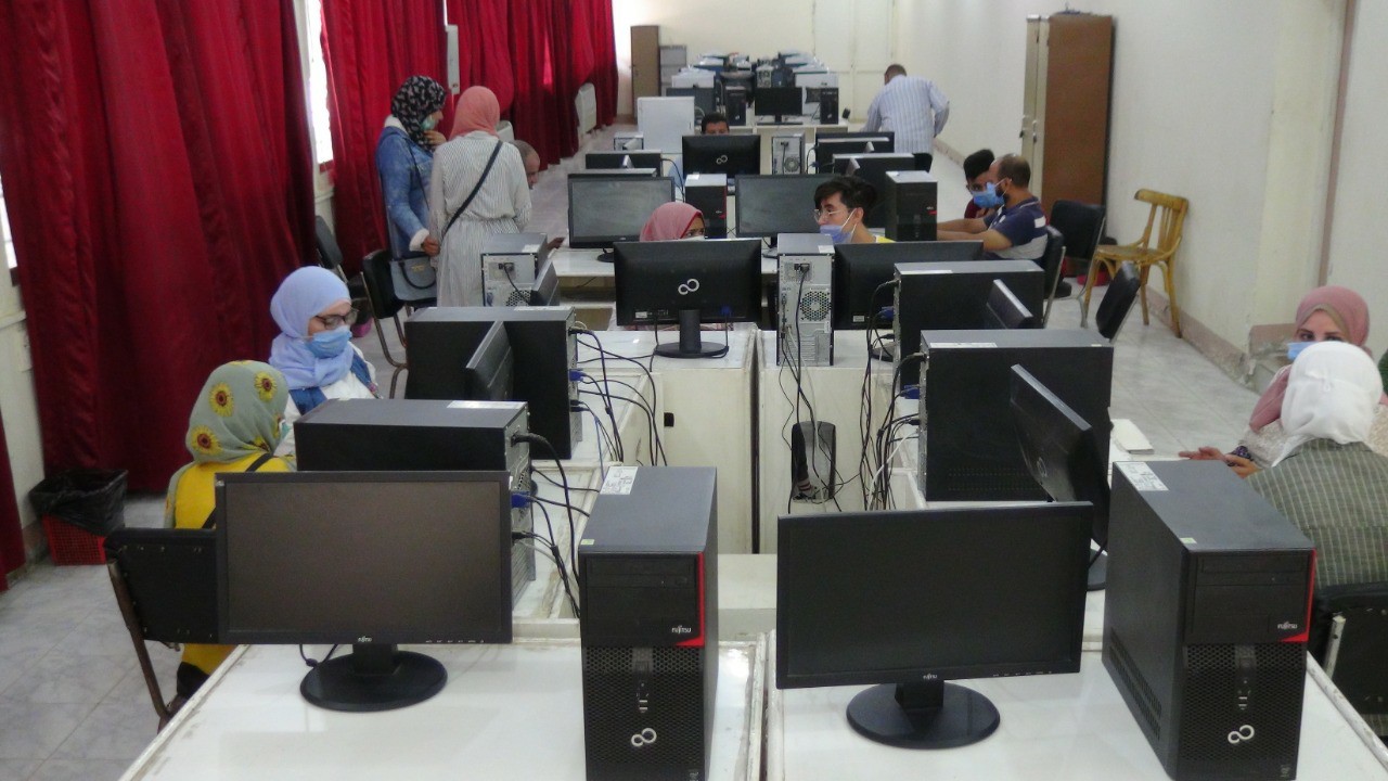 ما هي الخدمات الإلكترونية التي تقدمها جامعة المنيا؟