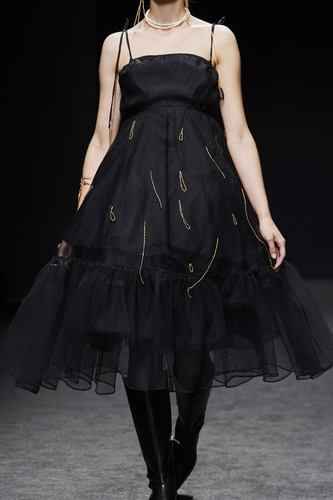فستان سهرة منفوش من Milano Moda Graduate