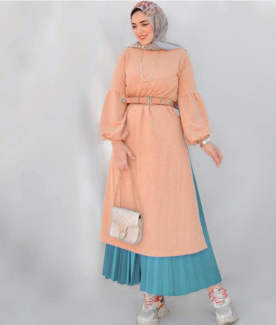 5 فستان باللون السومو من نوران النادي -الصورة من حسابها على الانستغرام