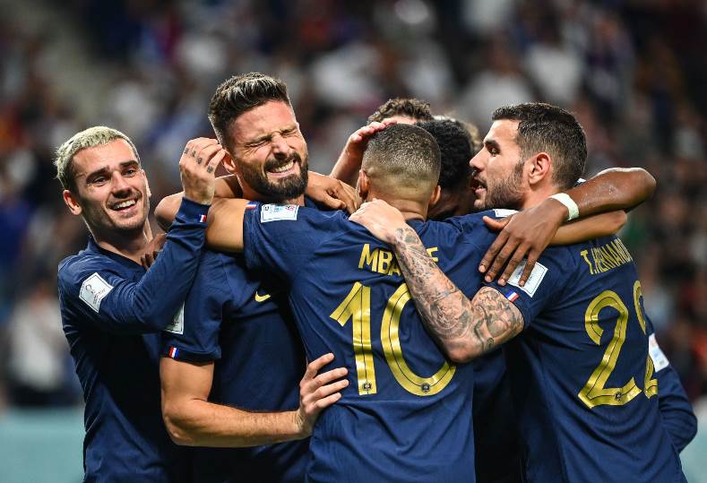انفلونزا الابل وتفشي المرض بين لاعبي المنتخب الفرنسي في كأس العالم