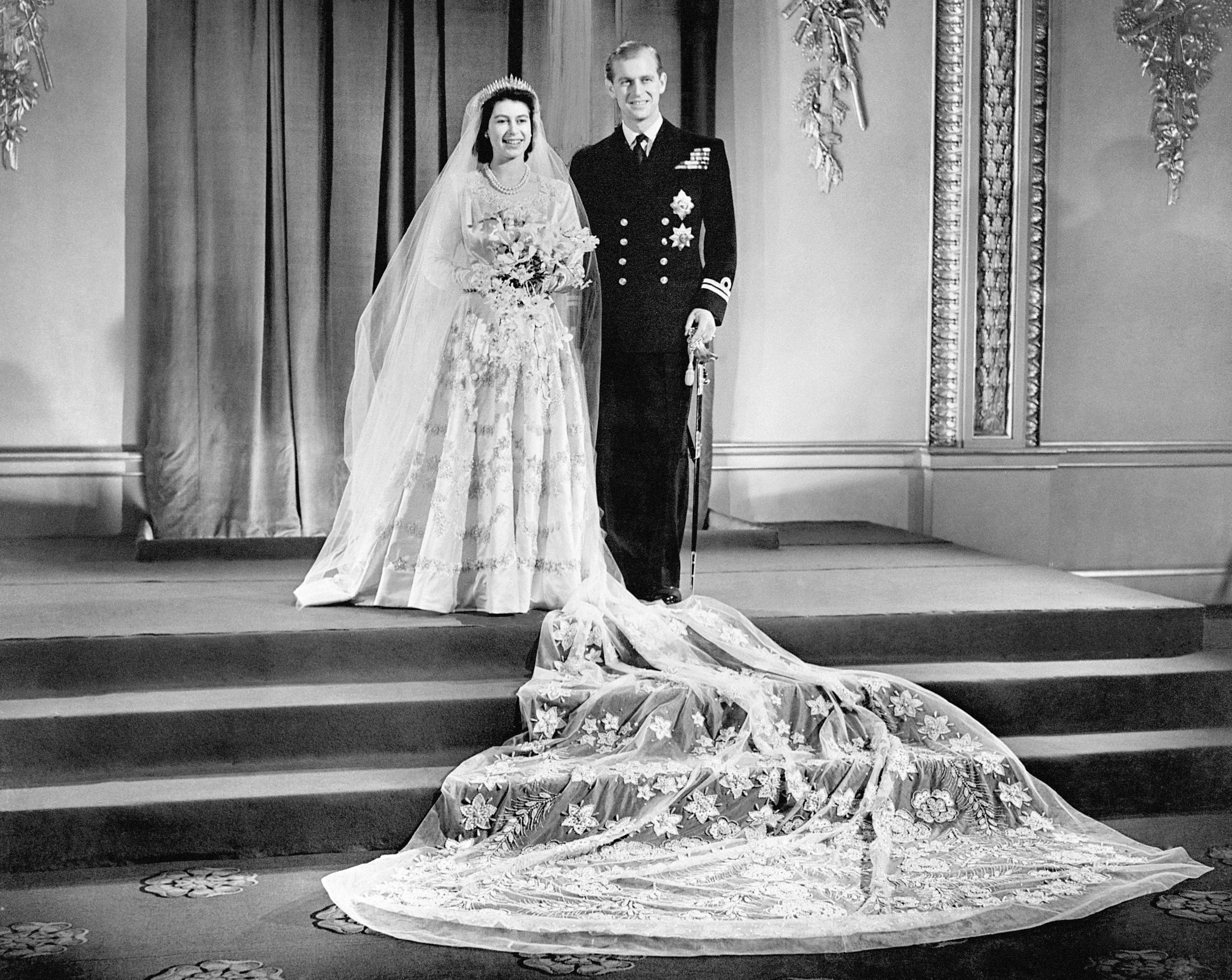 الملكة إليزابيث والأمير فيليب-الصورة من موقع العائلة المالكة