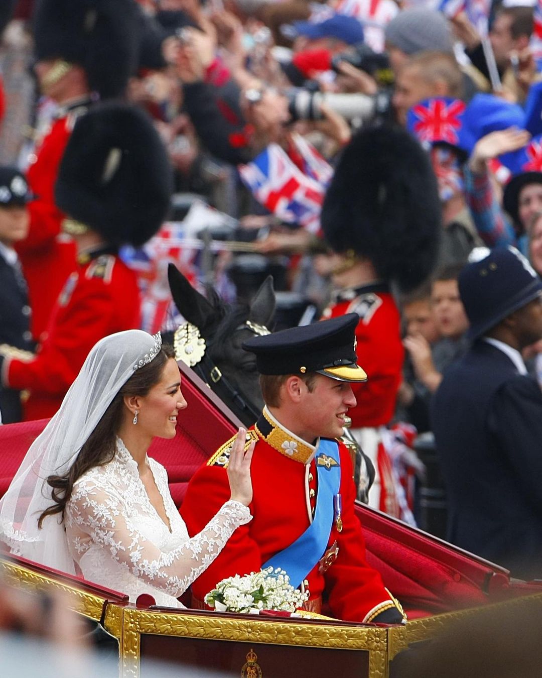 الأمير ويليام وكيت يوم زفافهما التاريخي عام 2011-الصورة من أنستغرام