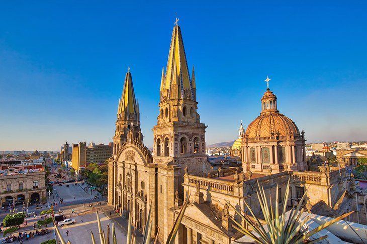 كاتدرائية غوادالاخارا في المكسيك