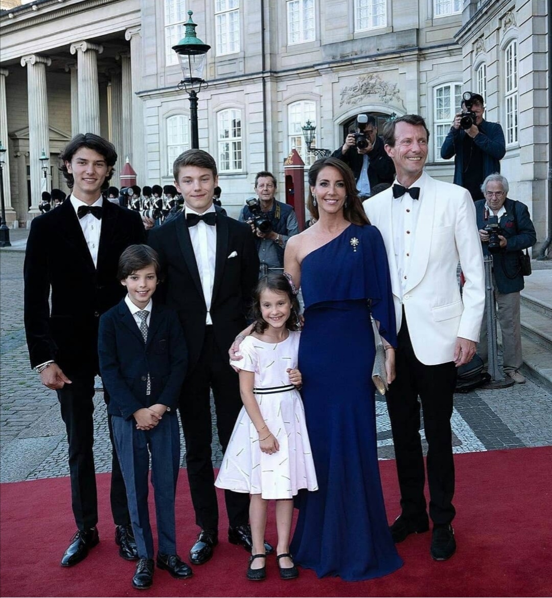 الأمير يواكيم والأميرة مارى وابناؤه- الصورة من حساب Royal Denmark على إنستغرام