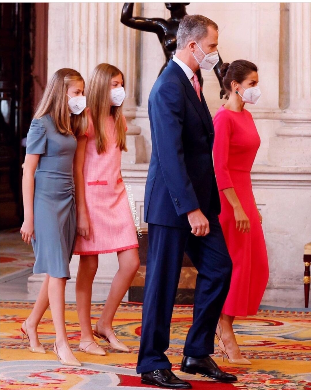 الملك فيليب وزوجته الملكة ليتيزيا وابنتيهما ليونور وصوفيا- الصورة من حساب Spanish royals على إنستغرام