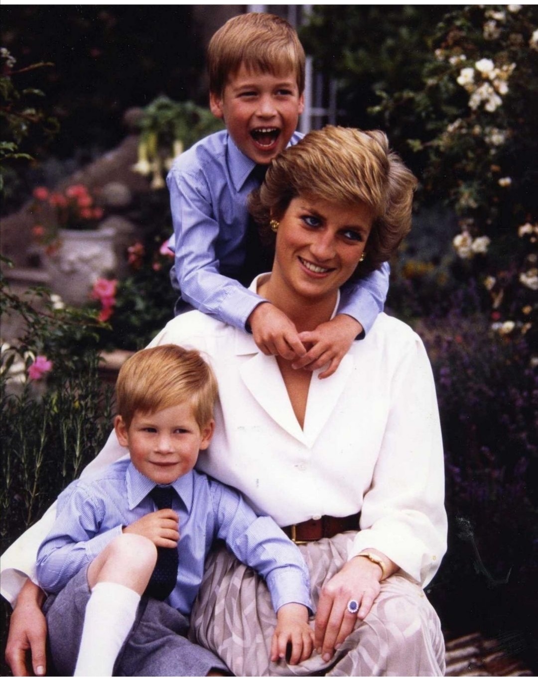 الأميرة ديانا مع ويليام وهاري- الصورة من حسابها على إنستغرام
