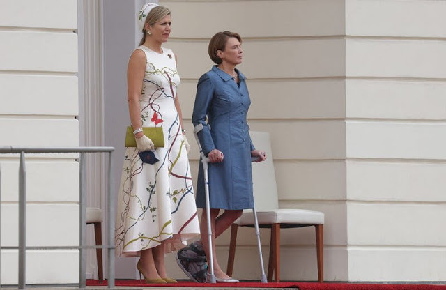 الملكة ماكسيما مع السيدة الأولى إلكه بودينبندر - الصورة من موقع New my royals.jpg