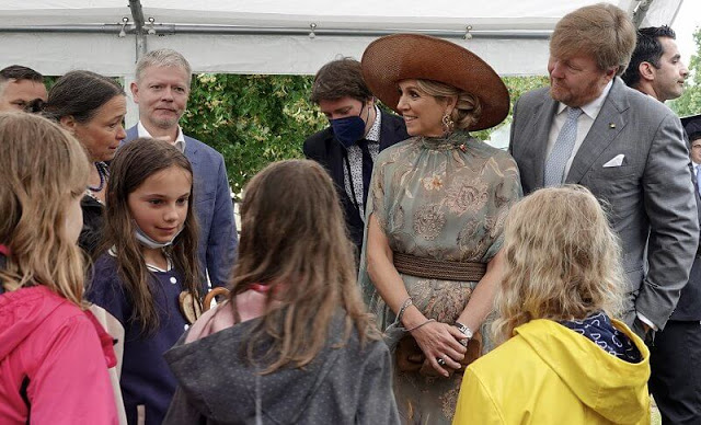 الملك ويليم والملكة ماكسيما في زيارة للمدينة الخضراء في حديقة هيرزبيرج للمناظر الطبيعية- الصورة من موقع New -----my royals.jpg