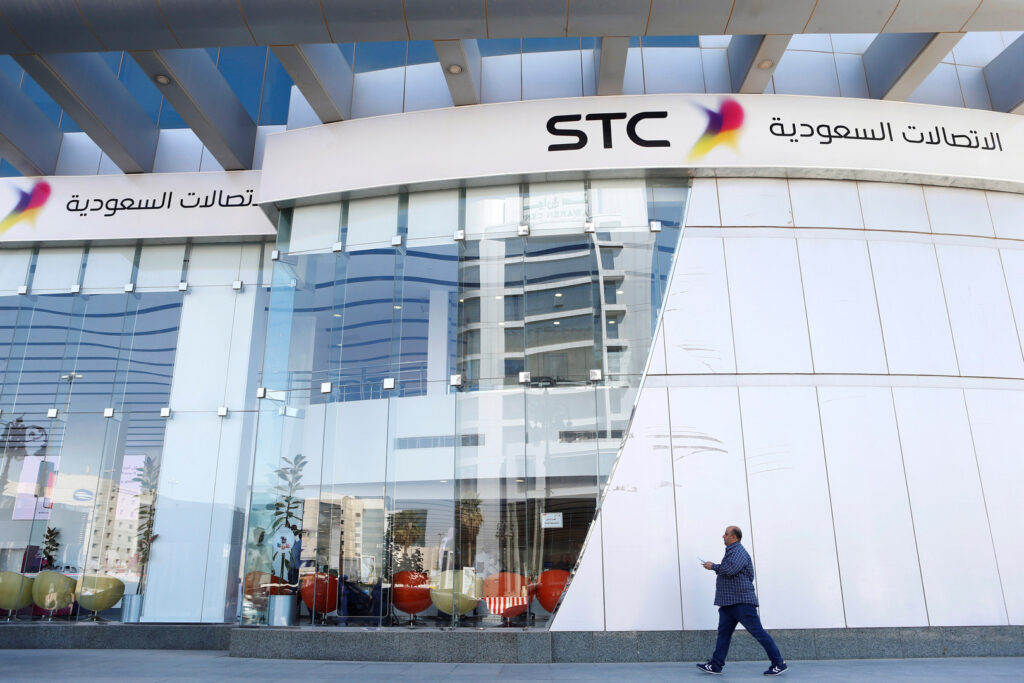شراء ايفون 13 بالتقسيط stc بدون الدفعة الاولى