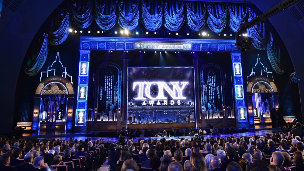 مسرح تسليم جوائز توني اوورد من فيس بوك Tony awards