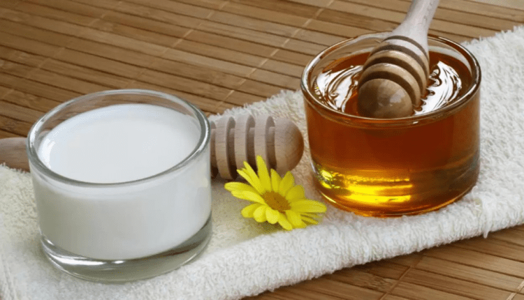 فوائد العسل مع الحليب للعظام