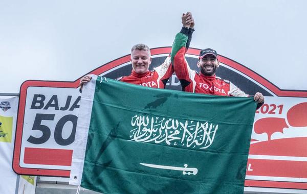يزيد الراجحي أول سعودي يتوج بطلا لكأس العالم للراليات الصحراوية