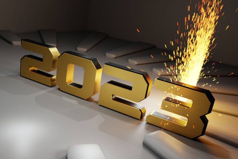 أجمل عبارات التهنئة بالسنة الجديدة 2023 للأهل والأصدقاء والأحباب