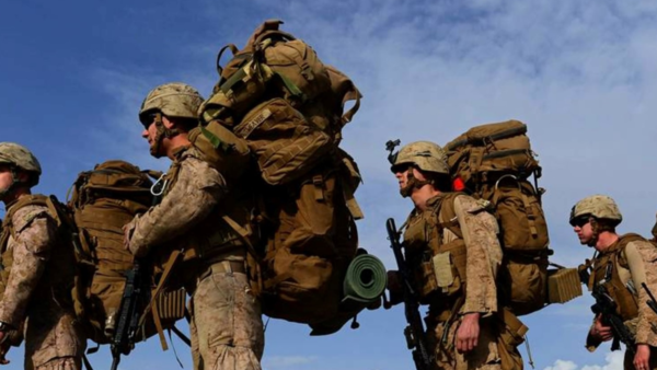 قائد القوات الأميركية والأطلسية في أفغانستان يتنحى من منصبه