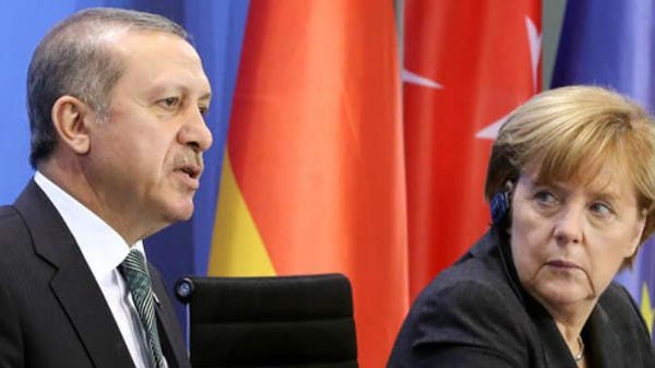 أردوغان لميركل: لا نستطيع تحمل “عبء هجرة إضافية” من أفغانستان