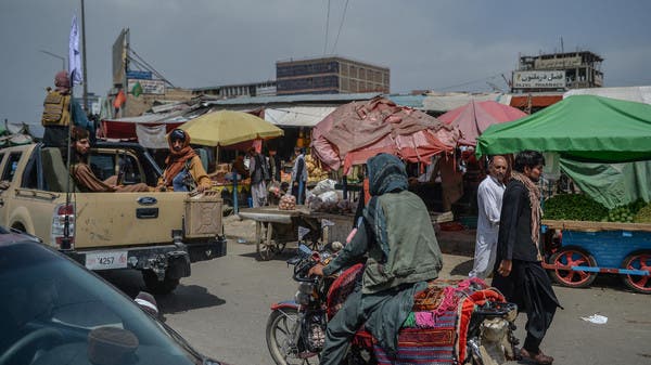 ارتفاع الأسعار واستمرار إغلاق البنوك يزيدان مأساة سكان كابل