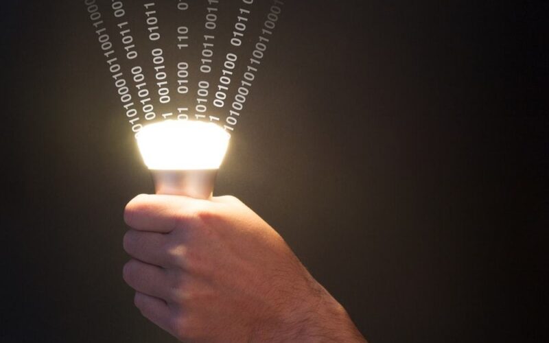 شركة “سينيفاي”  تعلن عن مصابيح قادرة على نقل الانترنت بسرعة هائلة