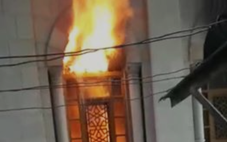 حريق في جامع الفاروق بدمشق والسبب ماس كهربائي