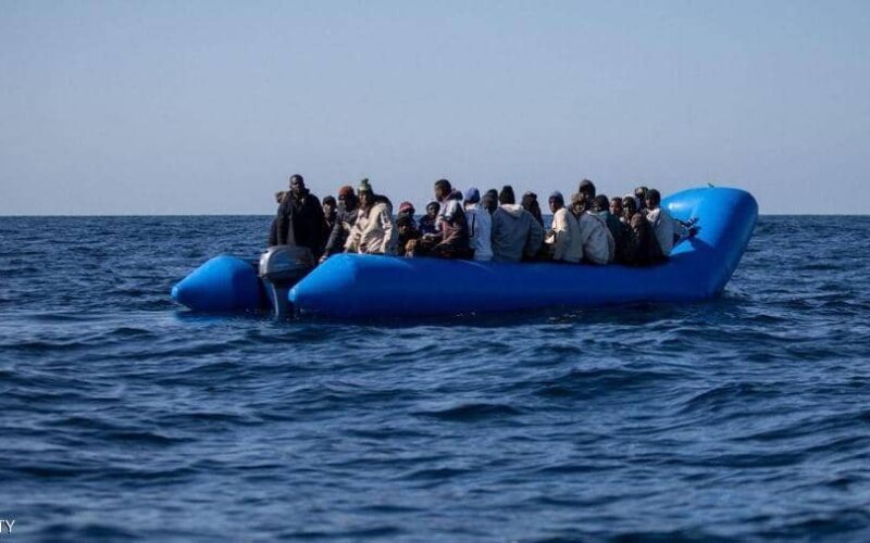 في ليبيا غرق 50 مهاجرا على متن قارب متجه الى أوروبا