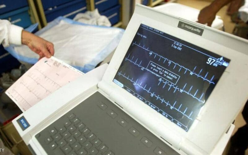 طبيب هندي يجري 5 عمليات غير جراحية بالروبوت احداهن عملية قلب