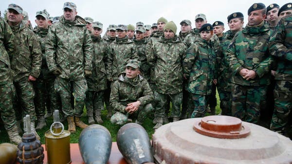 أوكرانيا تسعى للحصول على أسلحة من الغرب.. في مواجهة روسيا