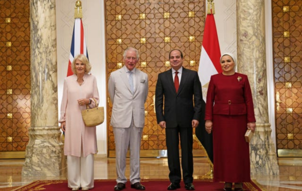الأمير تشارلز يصل مصر في ثاني زيارة له بالشرق الأوسط