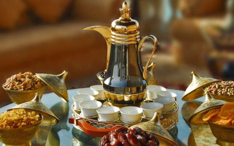 القهوة العربية سيدة الضيافة في العيد في الدول العربية