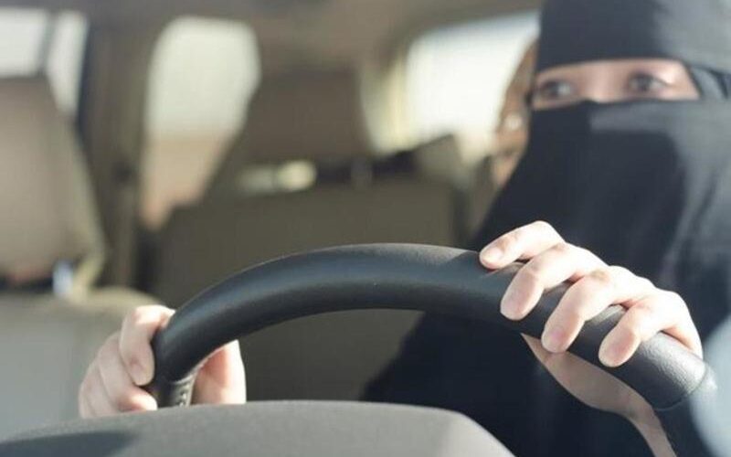 عام مضى على قيادة المرأة السعودية للسيارة نتائج وآراء