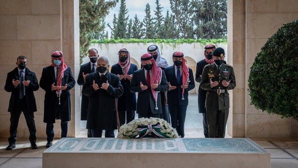 شاهد.. لأول مرة الأمير حمزة مع ملك الأردن بعد الأزمة الأخيرة