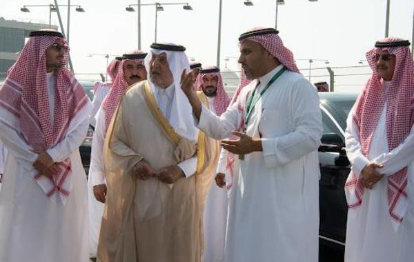 الأمير خالد الفيصل يتابع آخر التجهيزات لسباق "فورمولا 1"