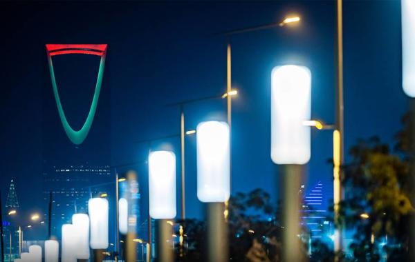 الرياض تتزين بألوان علم الإمارات احتفالا بيومها الوطني الخمسين
