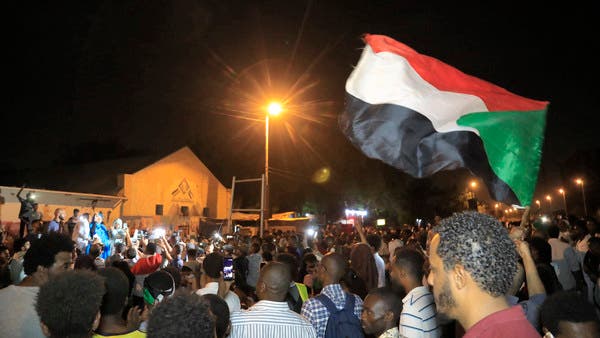 السودان.. الجيش يغلق الطرق المؤدية لمقر قيادته بالخرطوم