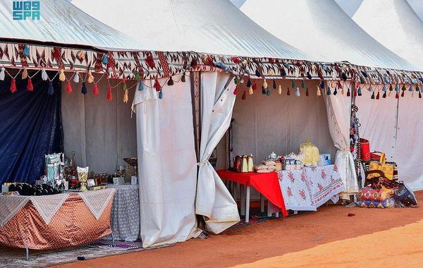 مهرجان الملك عبدالعزيز للإبل يدعم الأسر المنتجة بـ11 ركنا مجانا