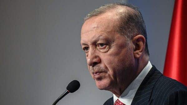 تركيا تحقق مع 30 مغرداً..  روجوا لتردي صحة أردوغان