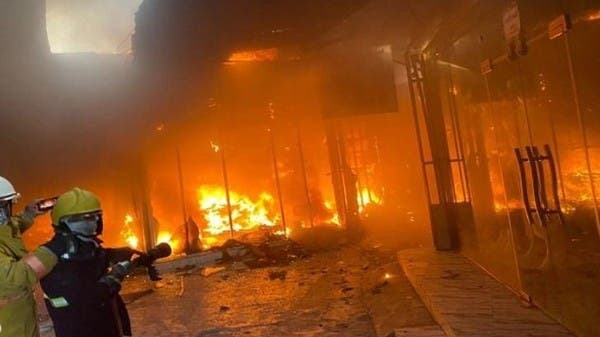 شاهد.. إخماد حريق بفندق في كربلاء وإنقاذ 78 نزيلاً