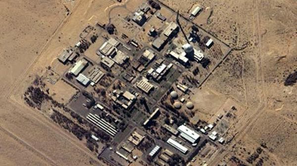 صاروخ “سوري طائش” كاد يسقط قرب مفاعل ديمونة.. وإسرائيل ترد