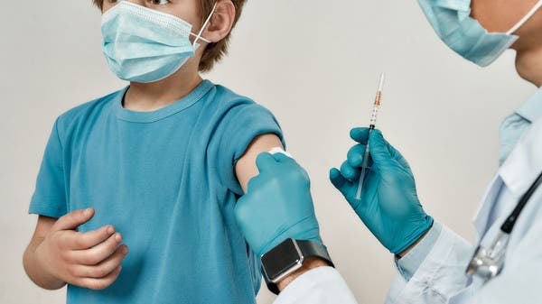 إسرائيل تبدأ تطعيم الأطفال ضد كورونا من عمر 5 سنوات