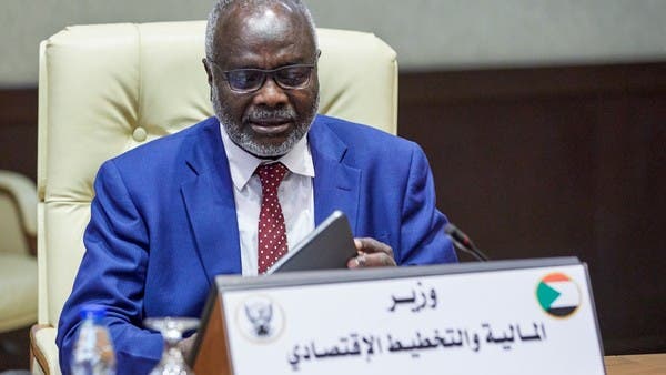 وزير المالية في السودان:نطالب بحل الحكومة لتجنب الكارثة