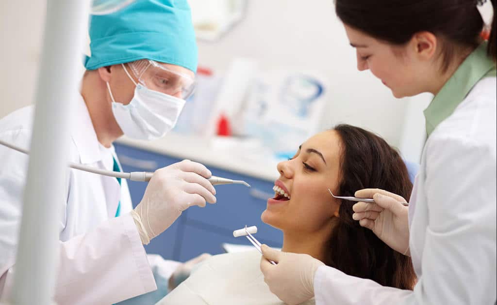 فريق سعودي يحصل على براءة اختراع أمريكية تحدث ثورة في طب الأسنان