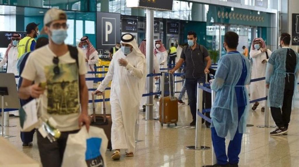 السعودية تعلن تأجيل رفع قيود السفر إلى 17 مايو