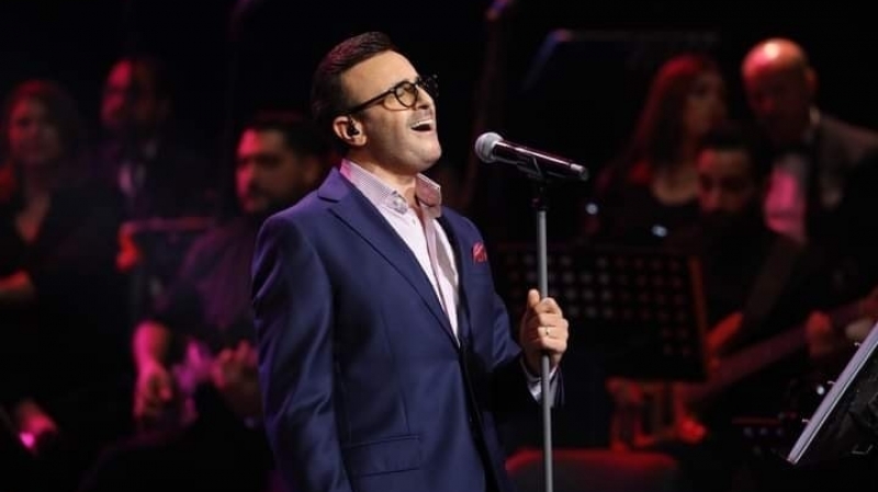 صابر الرباعي يعود إلى أغانيه القديمة في حفل افتتاح مهرجان الأغنيّة التونسية